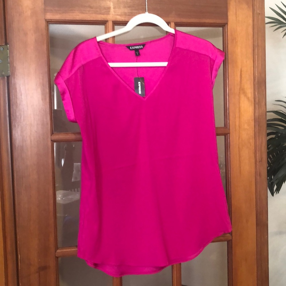 NWT! Express magenta short-sleeve blouse